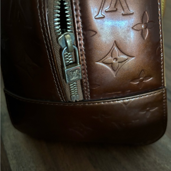 Louis Vuitton EUC Vernis Boston bag in bronze -Authentic - Picture 8 of 8